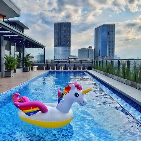 Surabaya River View Hotel エクステリア 写真