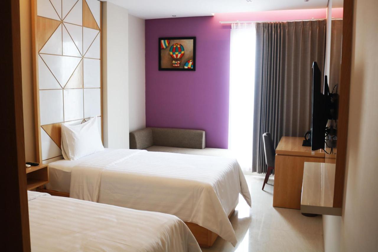 Surabaya River View Hotel エクステリア 写真
